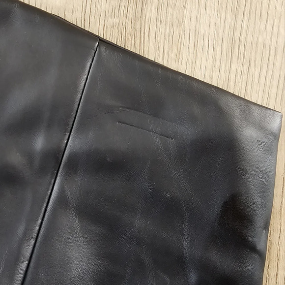 Buckle J is for Justify Black Faux Leather Parted Seam Pants - Picture 9 of 10